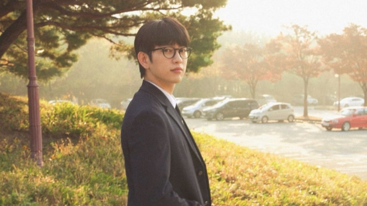 Jin-young plays the younger version of Young Jae-hyun in the drama (Image via Instagram/@jinyoung_0922jy)